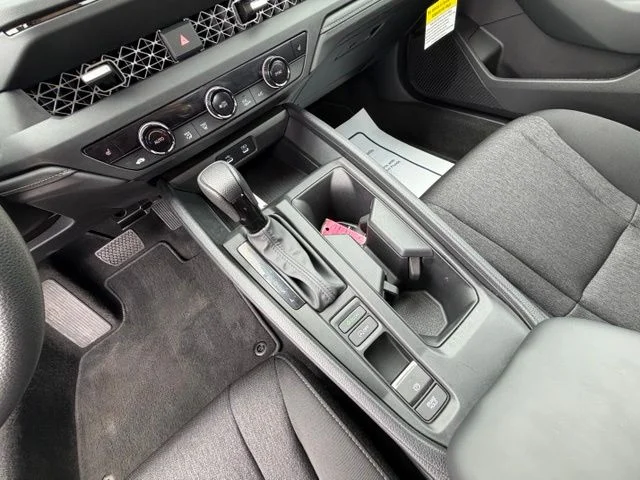 2025 Honda Accord SE - Photo 31