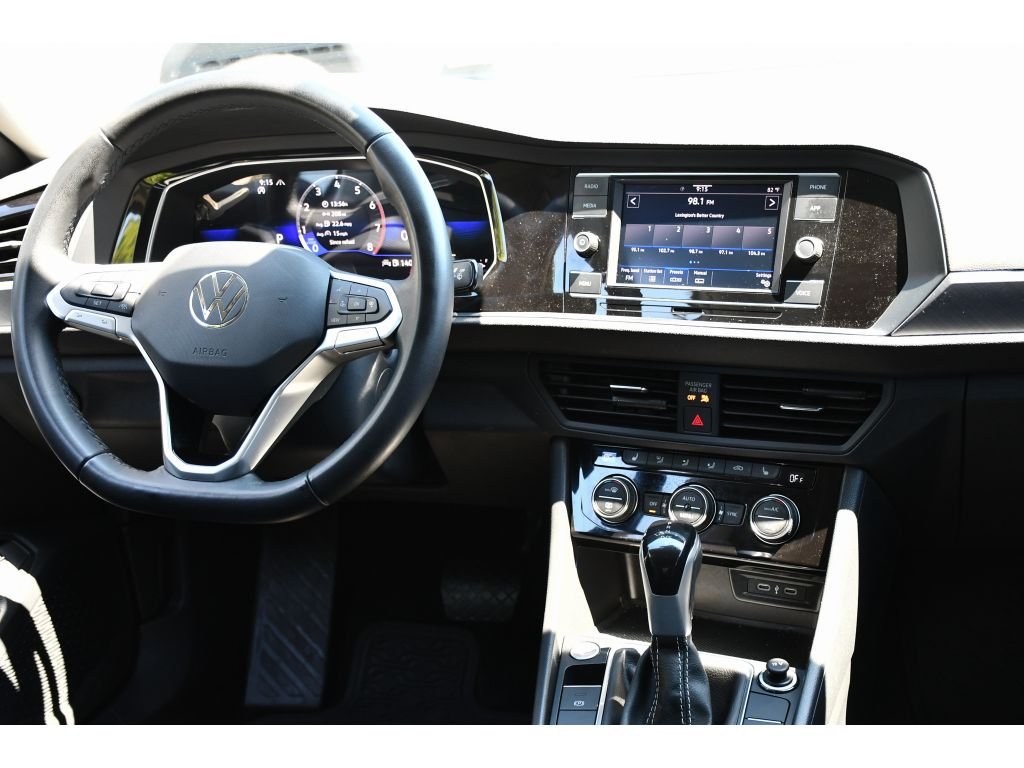 Used 2023 Opal White Pearl Volkswagen SE image 18