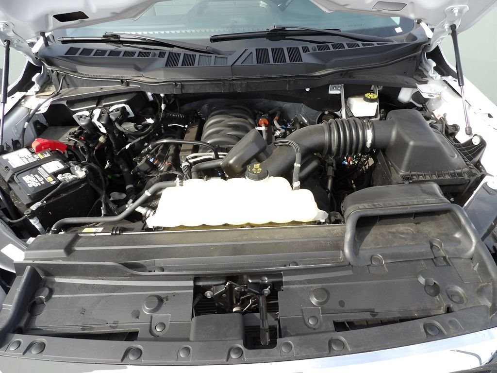 Used 2023 Oxford White Ford XLT image 39