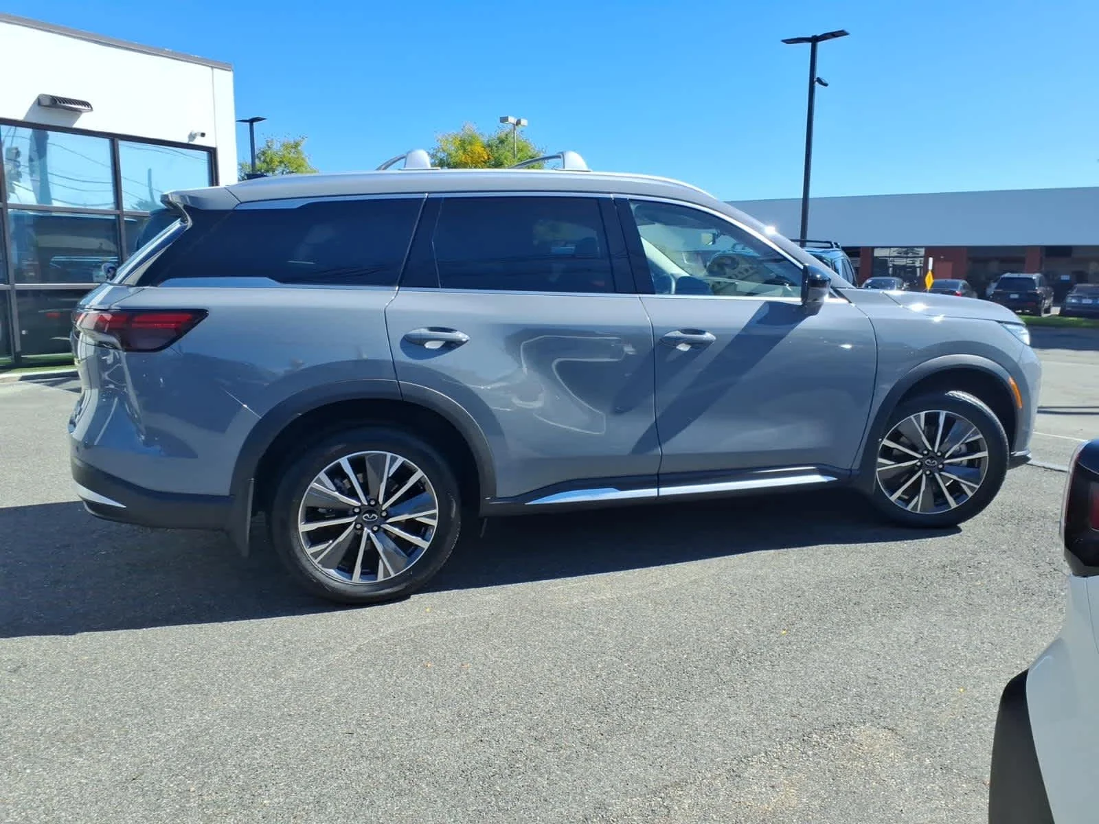 Certified Used 2026 Harbor Gray INFINITI LUXE image 4