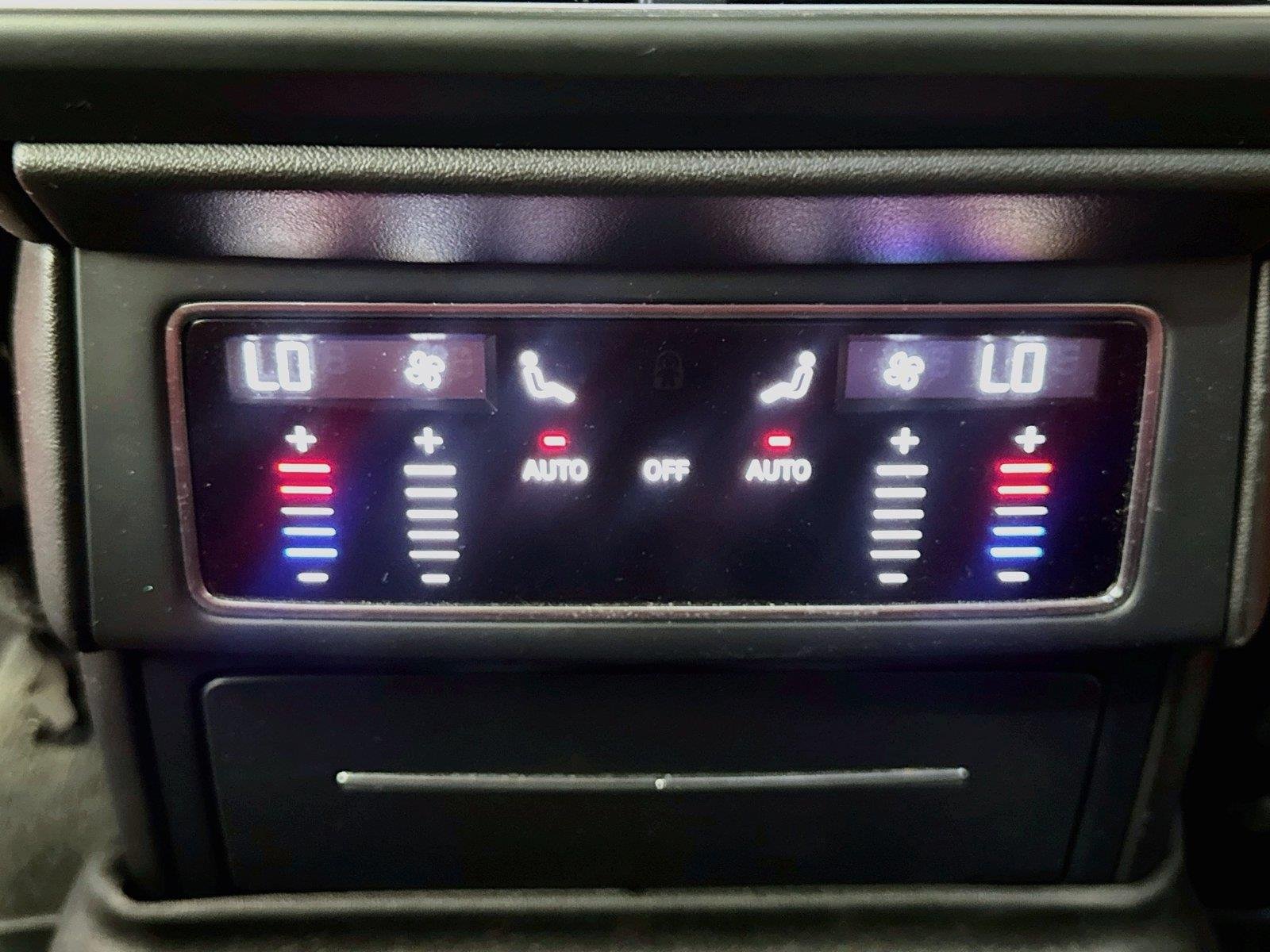 Used 2020 Nero Helene Metallic Lamborghini Base image 26