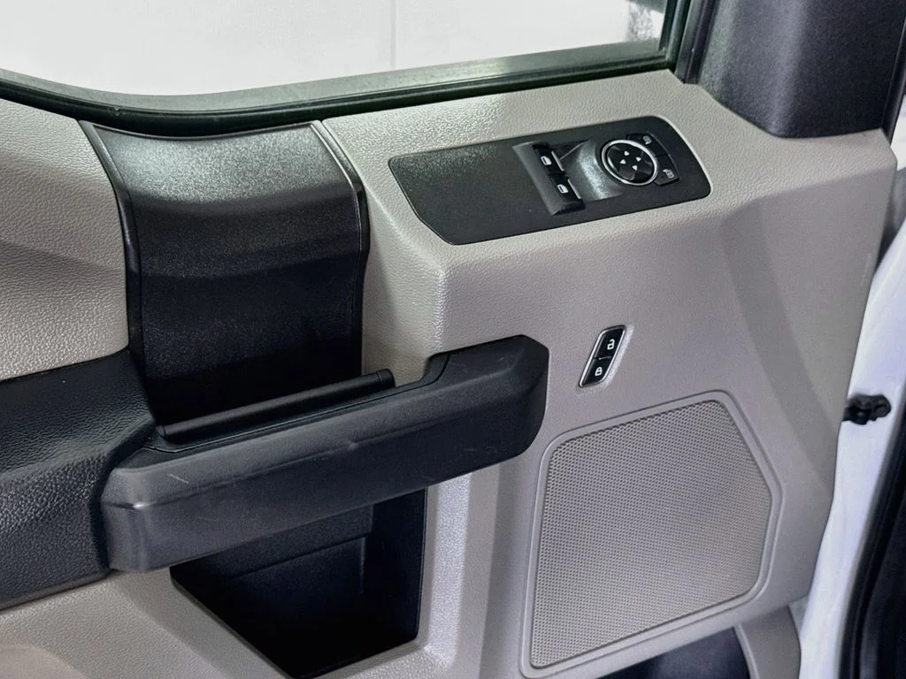 Used 2018 Oxford White Ford XL image 19