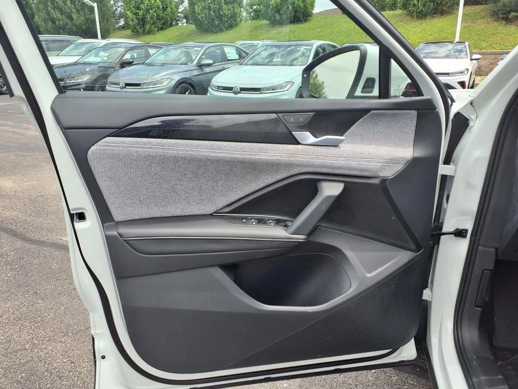 New 2026 Pure White Volkswagen 2.0T S image 9