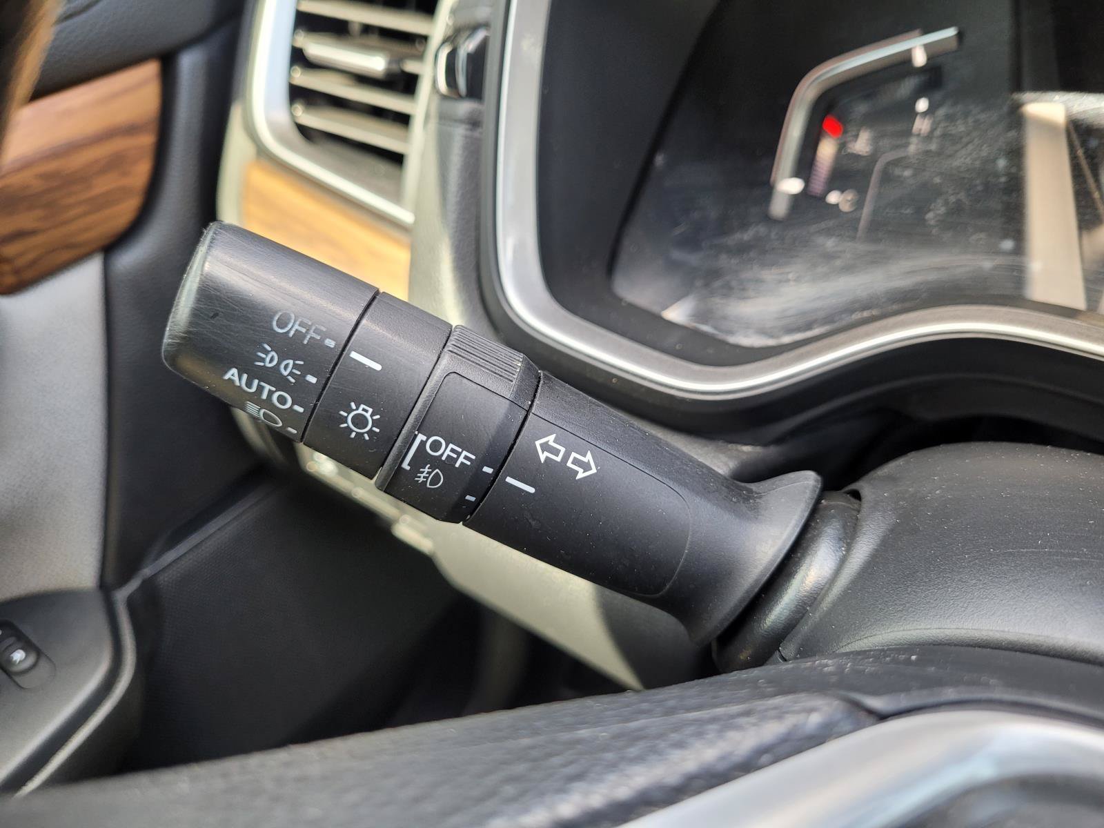 Used 2020  Honda EX image 32