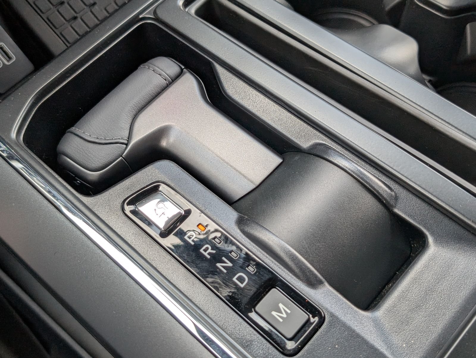 New 2026 Carbonized Gray Metallic Ford XLT image 25