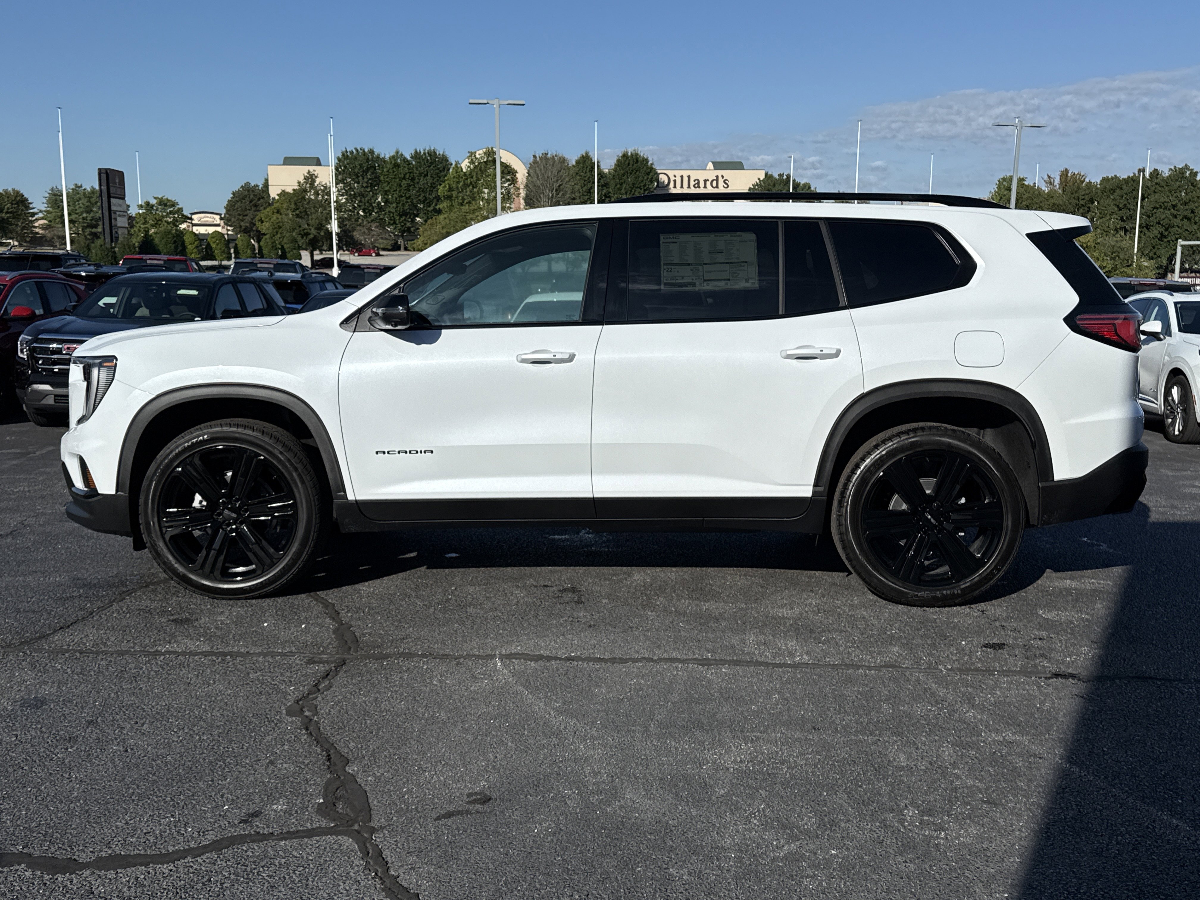 2026 GMC Acadia Elevation - Photo 11