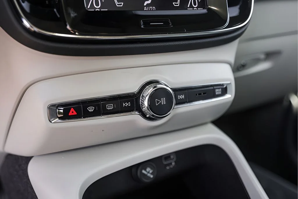 Used 2020 Black Volvo T5 Inscription image 20