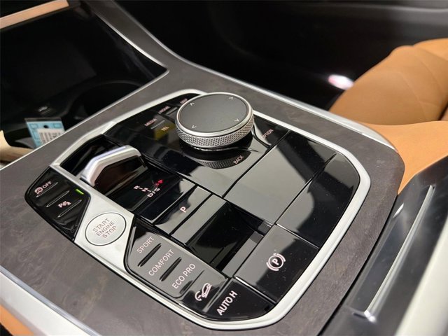 Used 2026 Mineral White Metallic BMW xDrive40i image 16