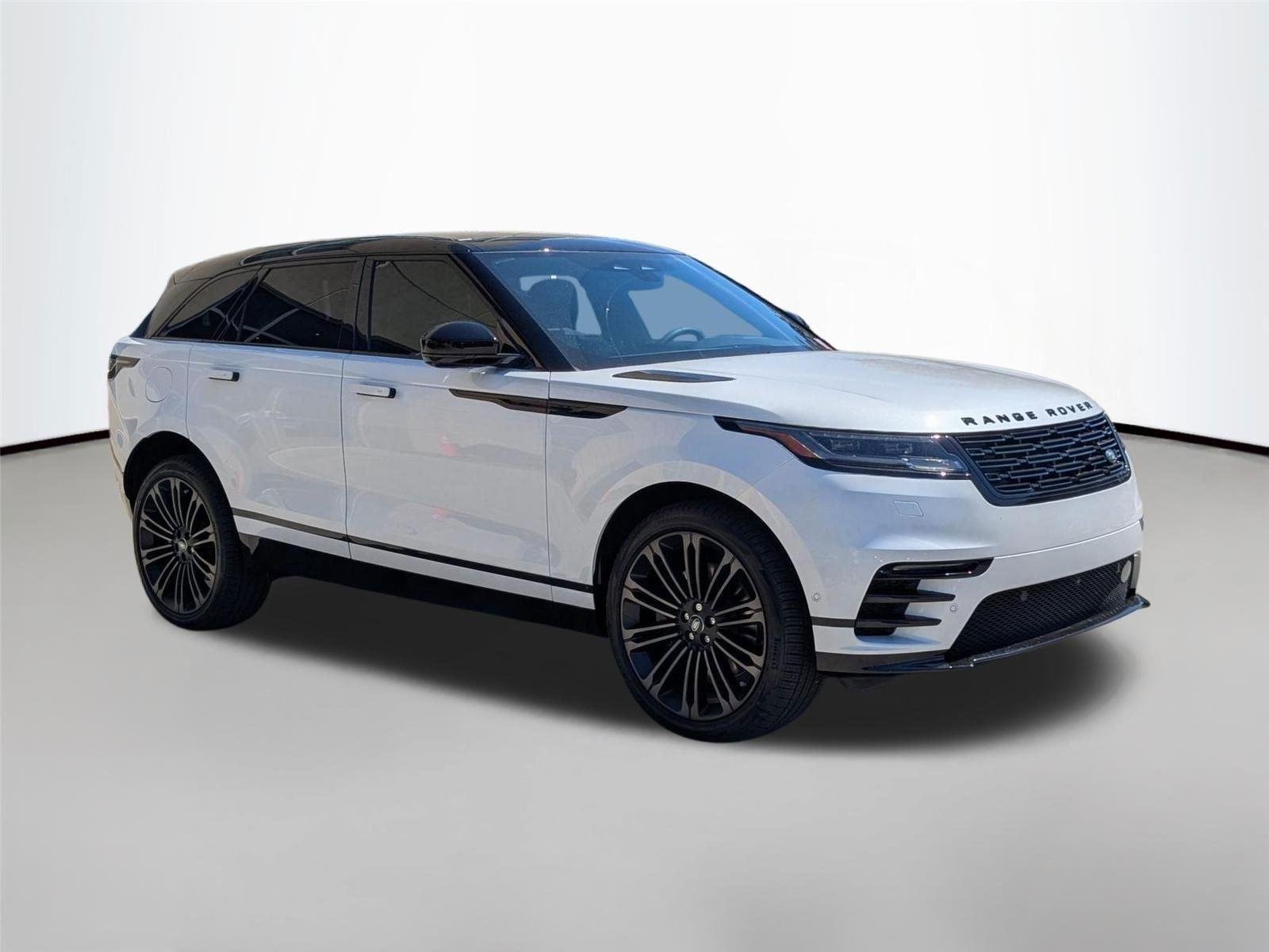 New 2026 Ostuni Pearl White Premium Metallic Land Rover Dynamic SE image 3