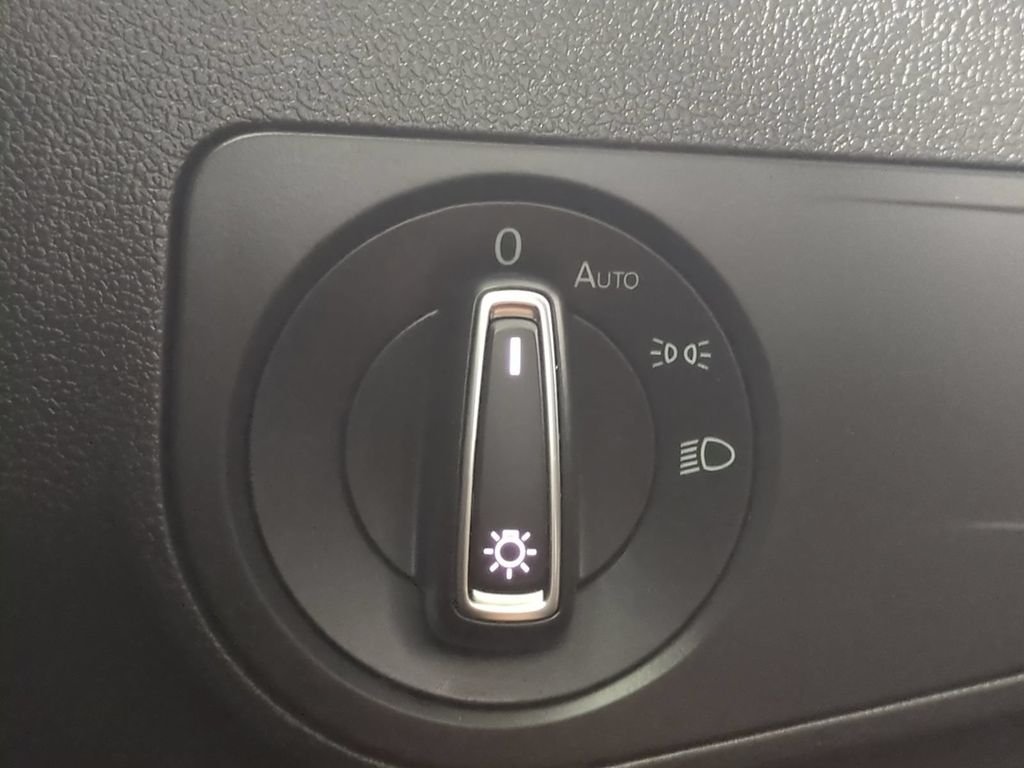 2020 Volkswagen Tiguan SE - Photo 30