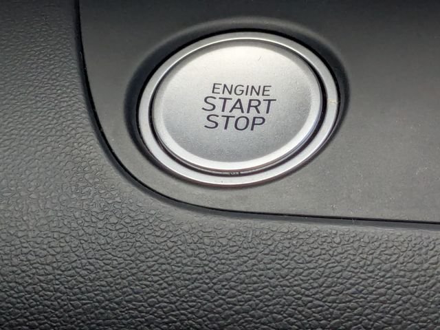 Used 2025 Gray Hyundai SEL Convenience image 28