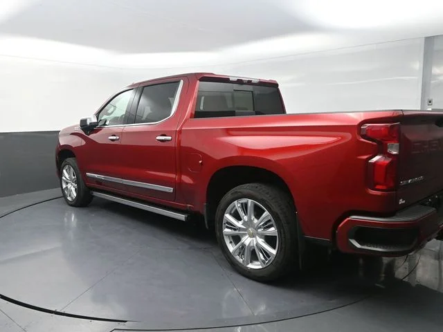 Used 2023 Red Chevrolet High Country image 8