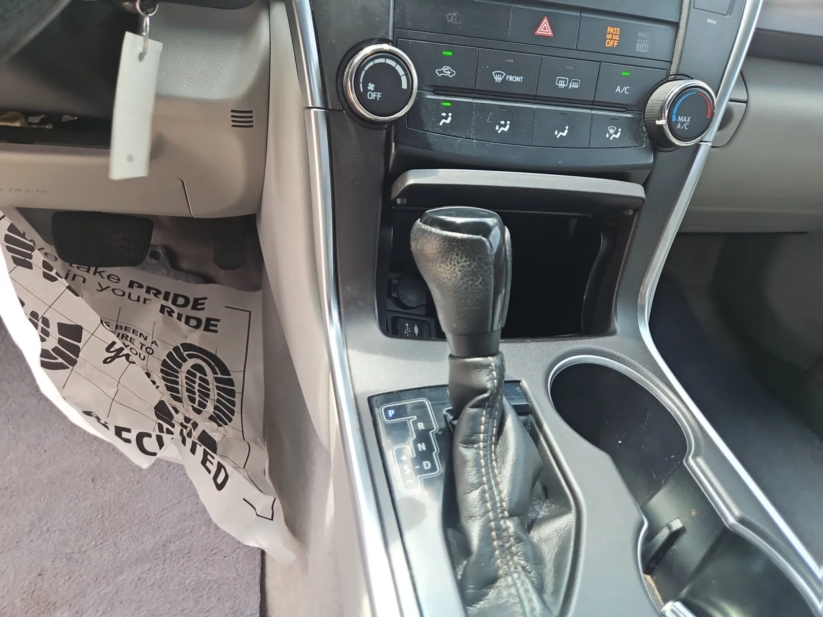 Used 2017 Celestial Silver Metallic Toyota LE image 19