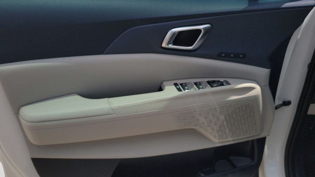 New 2026 Snow White Pearl Kia EX image 13