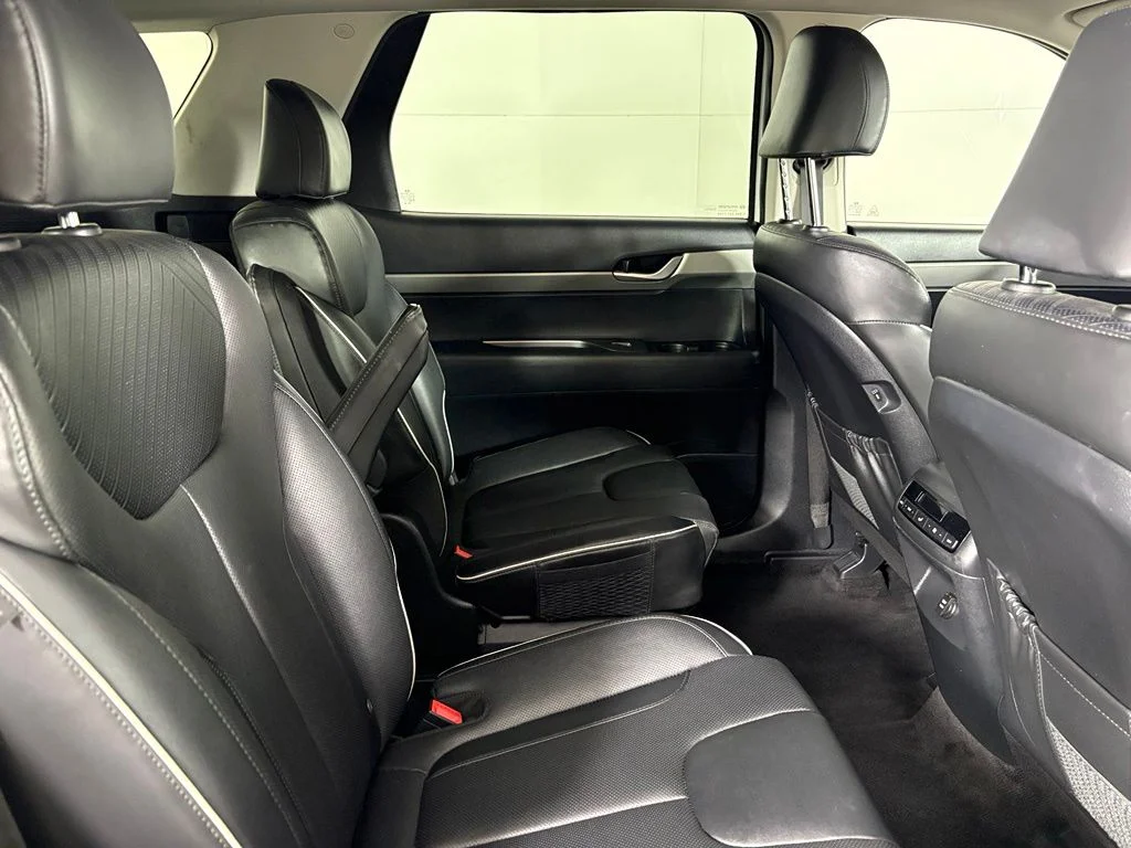 Used 2024 White Hyundai SEL image 17