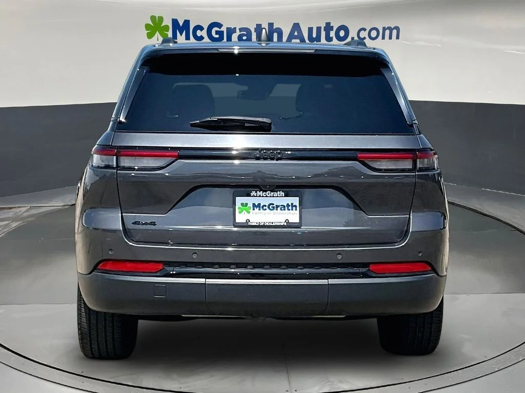 Used 2023 Gray Jeep Altitude X image 6