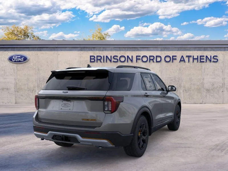 New 2026 Carbonized Gray Metallic Ford Tremor® image 31