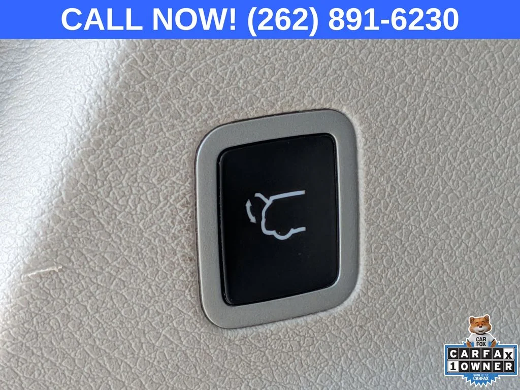 Used 2024 Black Chrysler Touring L image 27