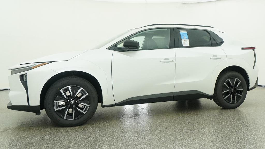 New 2026 Wind Chill Pearl Toyota XLE image 32