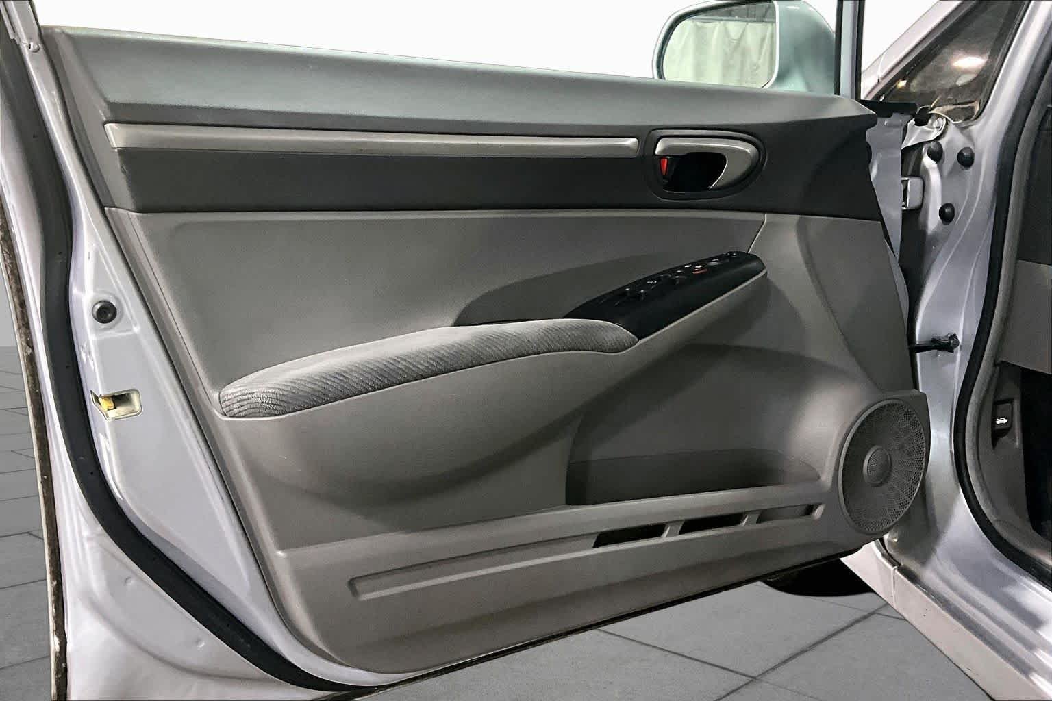 Used 2011 Alabaster Silver Metallic Honda EX image 21