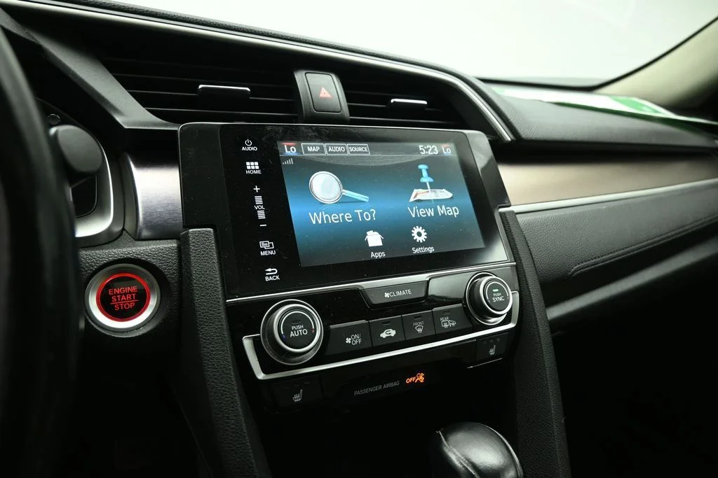 Used 2016 White Honda Touring image 13