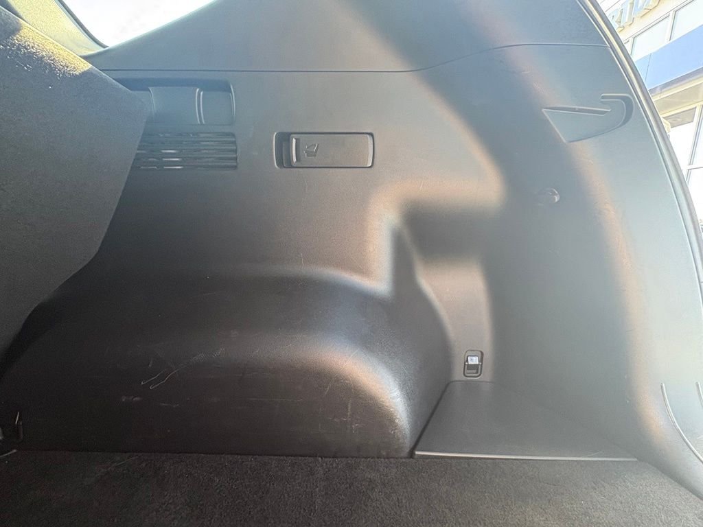 Used 2024 White Pearl Hyundai SEL image 27