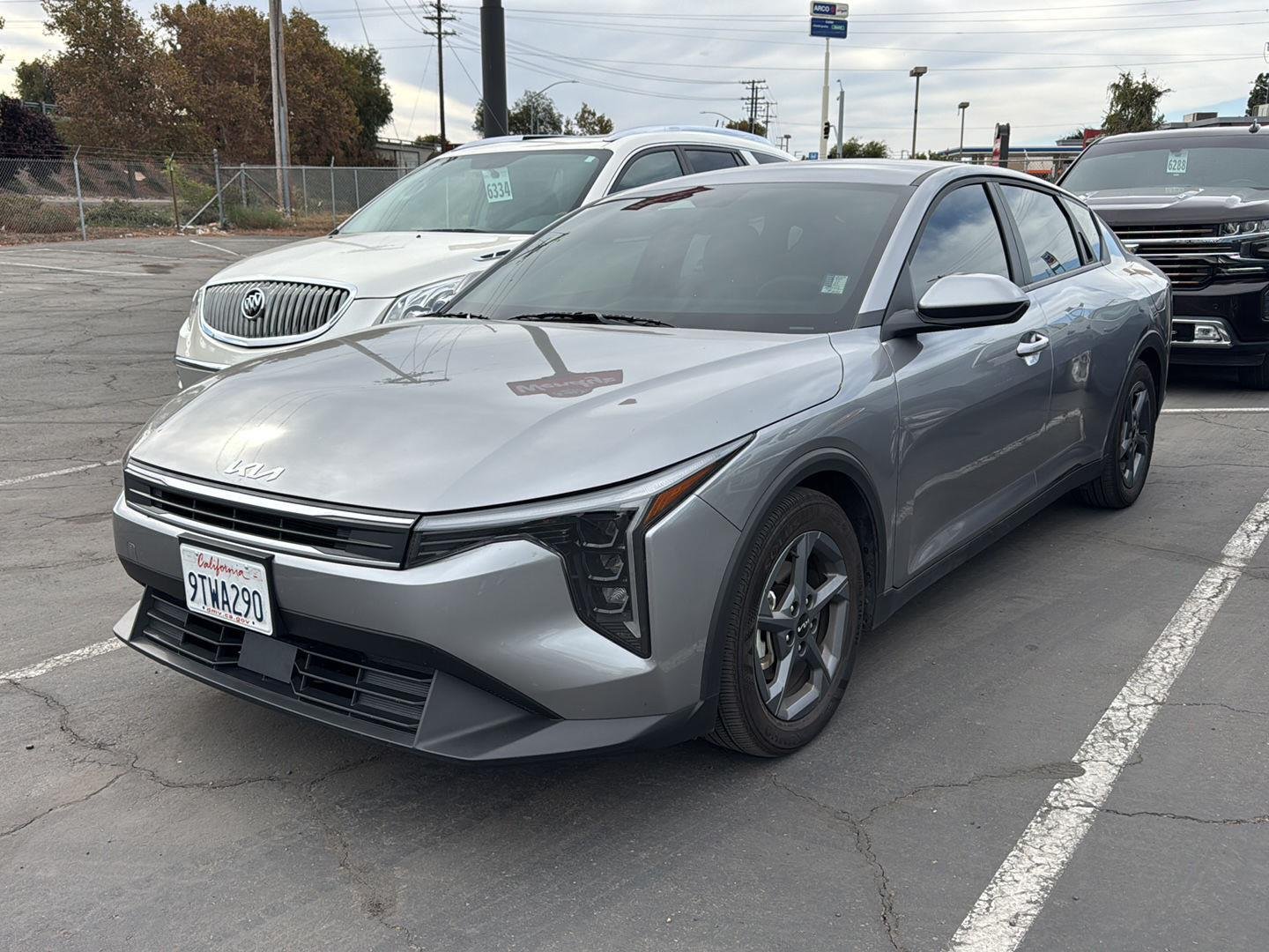 2025 Kia K4 LXS - Photo 2