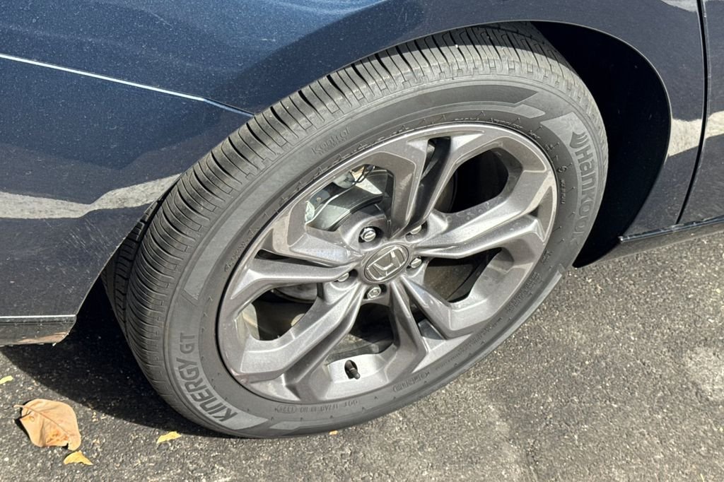 Used 2025 Canyon River Blue Metallic Honda EX-L image 4