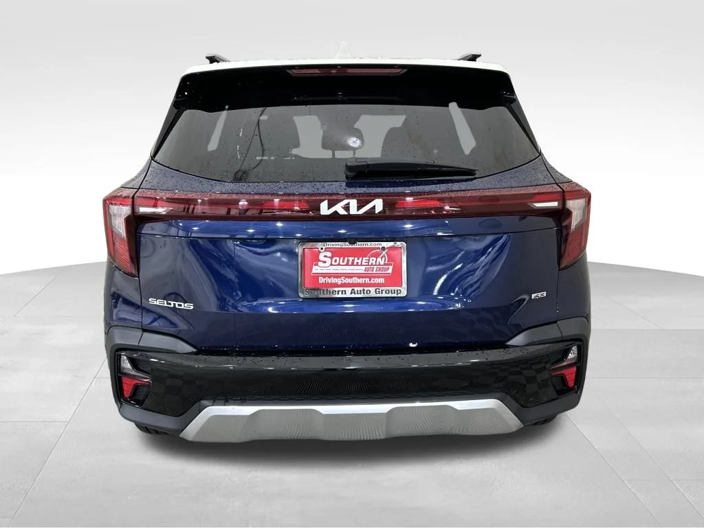 Used 2024 Blue Kia SX image 4