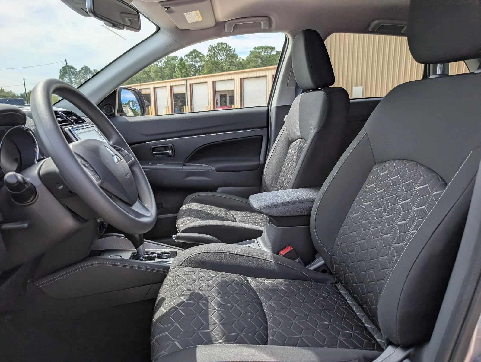 New 2027 Gray Mitsubishi 2.0 ES image 13