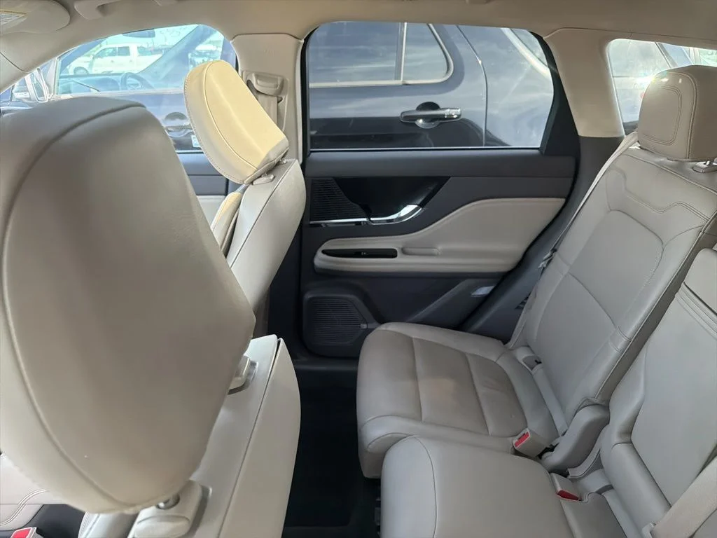 Used 2022 Blue Metallic Lincoln Standard image 7
