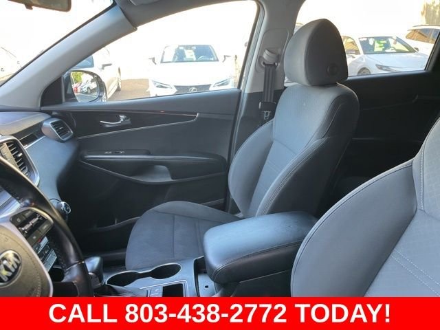 Used 2020 Silver Kia LX image 9