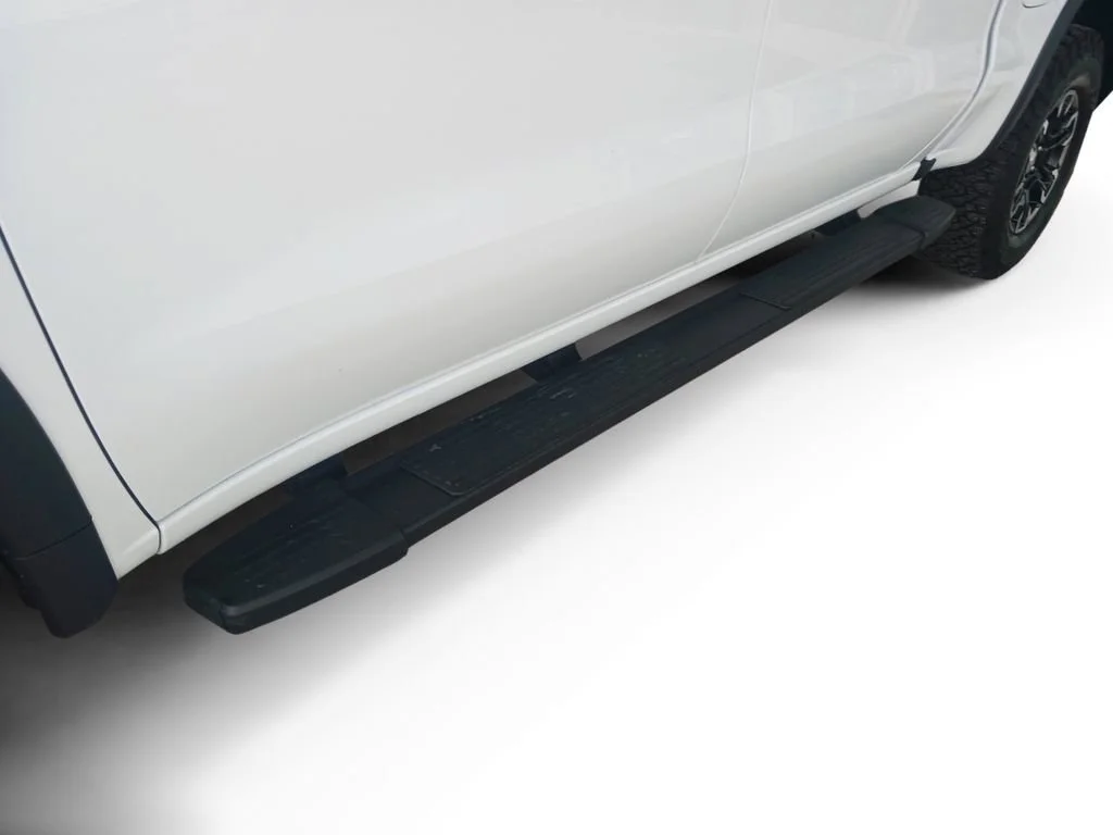 Used 2025 Summit White Chevrolet ZR2 image 18