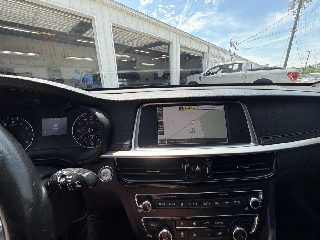 Used 2020 White Kia EX Premium image 18