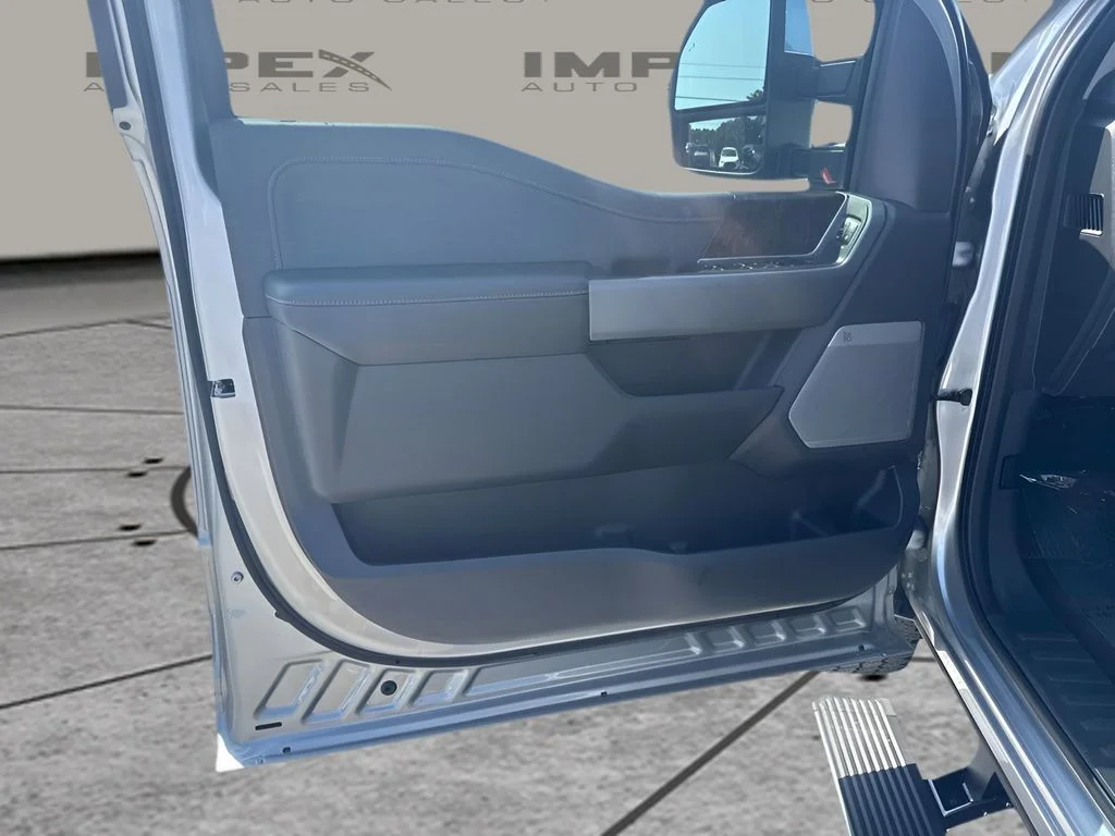 Used 2023 Silver Ford Lariat image 21