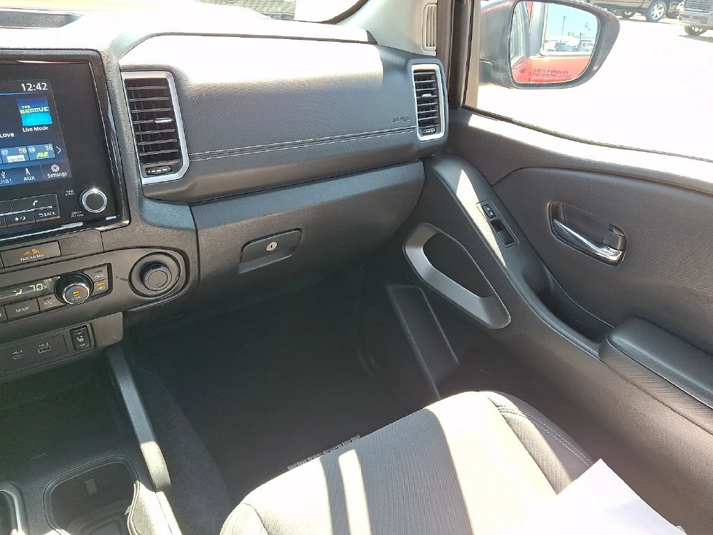 Used 2023 Red Nissan Crew Cab Long Bed SV 4x4 image 17