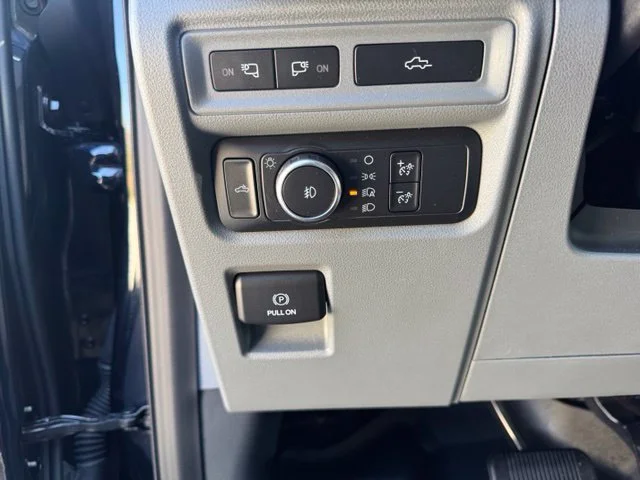 Used 2021 Blue Ford XLT image 23