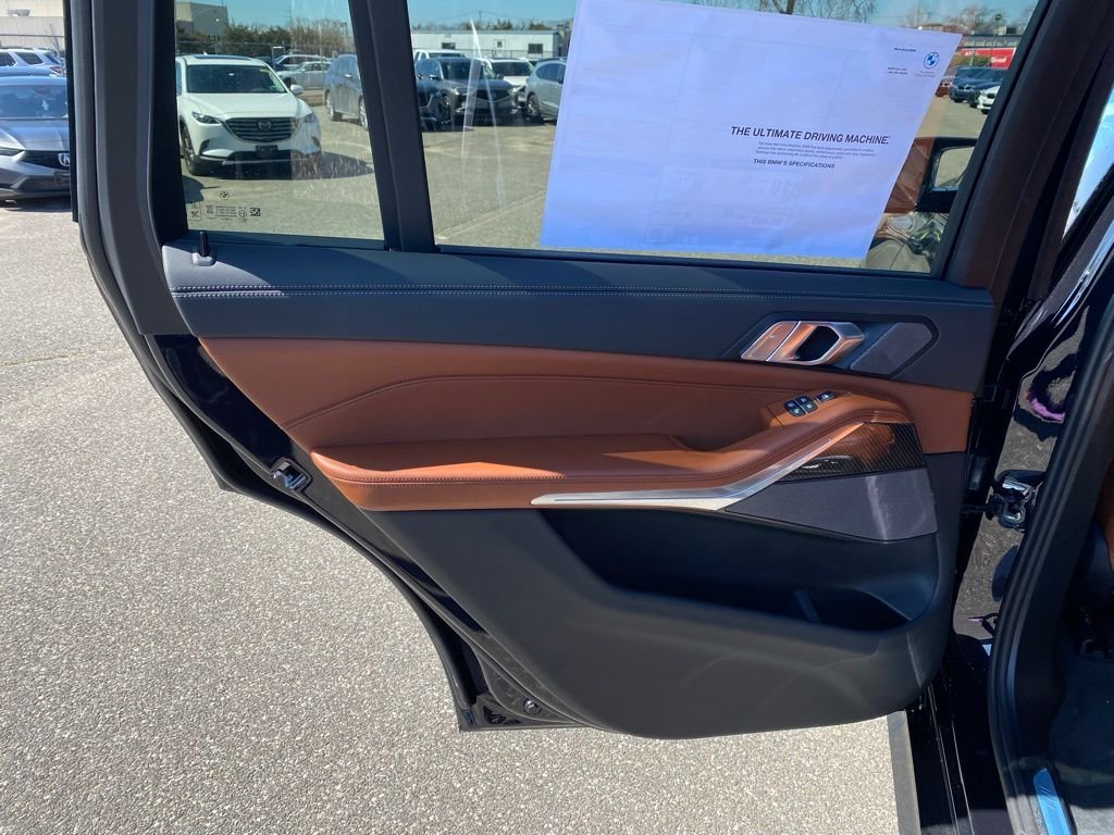 New 2026 Carbon Black Metallic BMW M60i image 7