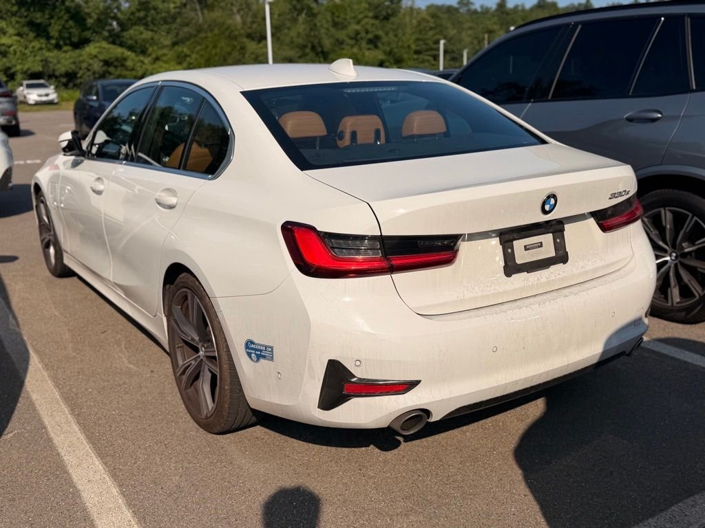 Used 2021 White BMW 330e iPerformance image 3