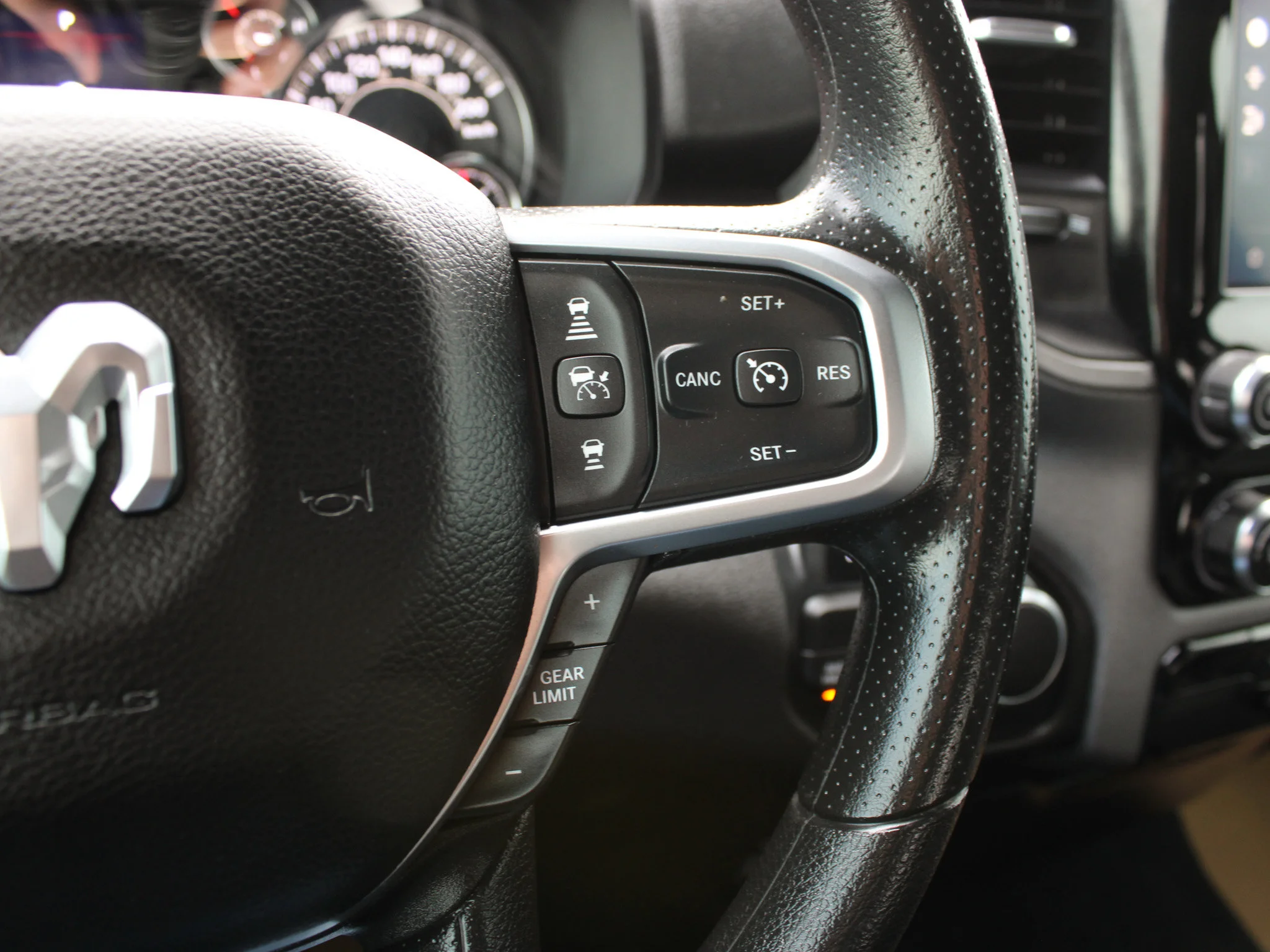 Certified Used 2025 White RAM Tradesman * No Accidents | Android Auto | Adaptive Cruise | Sport Appearance Package image 20
