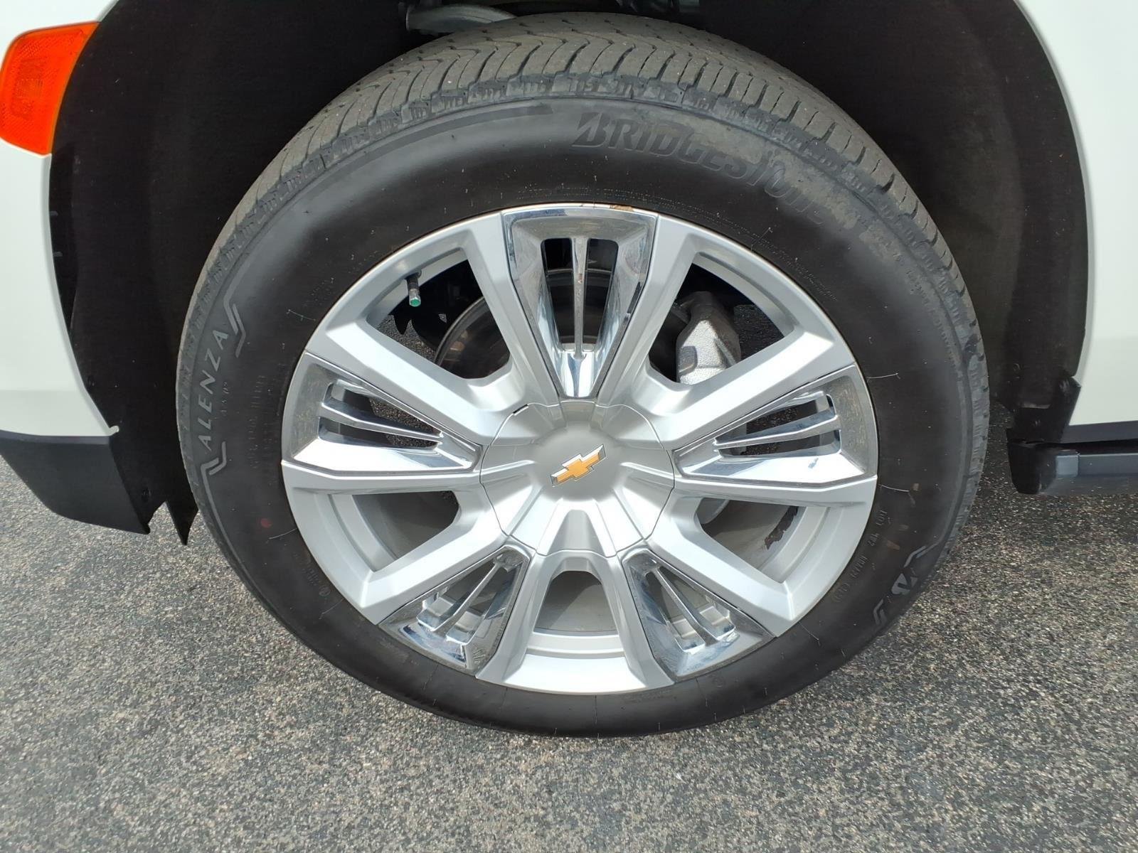 Used 2024 Iridescent Pearl Tricoat Chevrolet High Country image 13