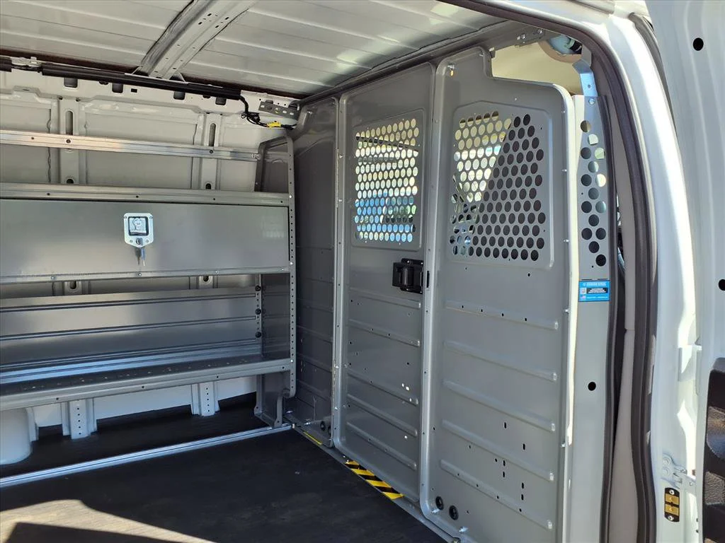 New 2025 Summit White GMC Work Van image 16