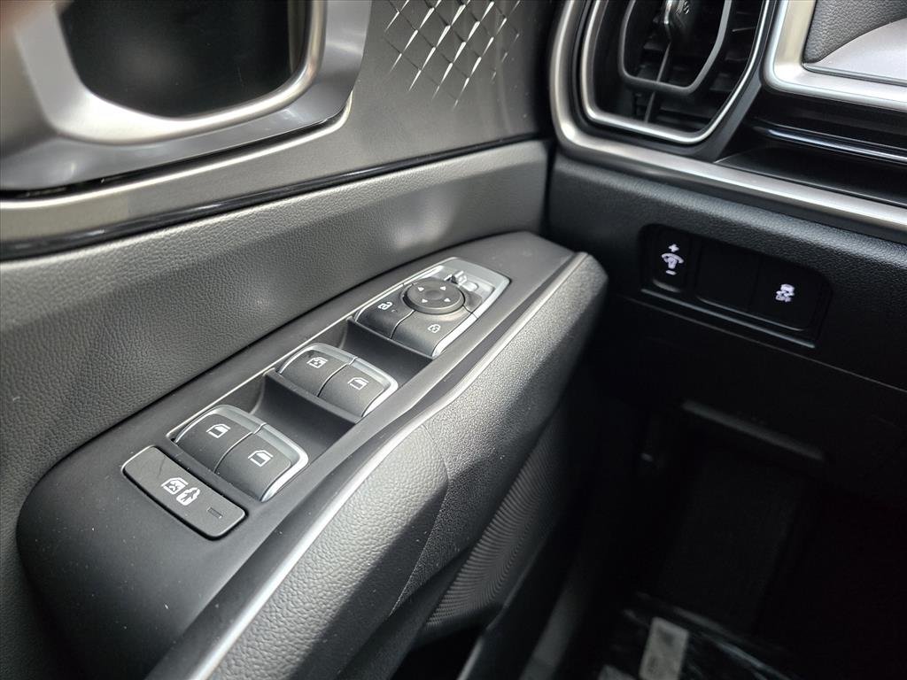 New 2026 Glacial White Pearl Kia LX image 12