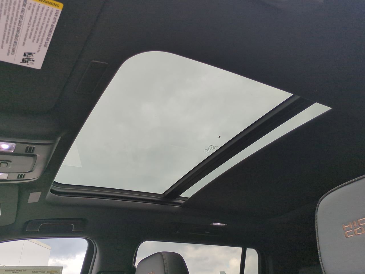 2025 Chevrolet Suburban High Country - Photo 19