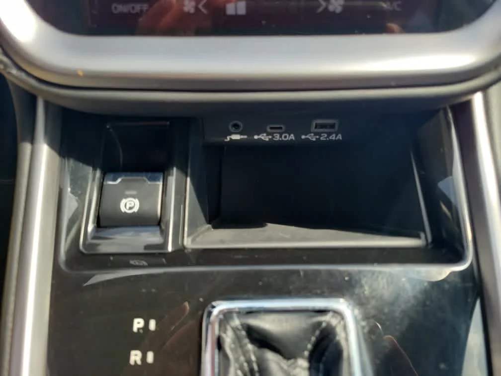 Used 2023 Ice Silver Metallic Subaru Premium image 16