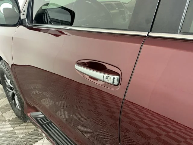 Used 2020  Lexus 460 image 9