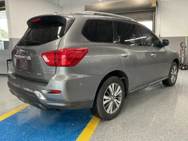 Used 2020 Gray Nissan S image 3