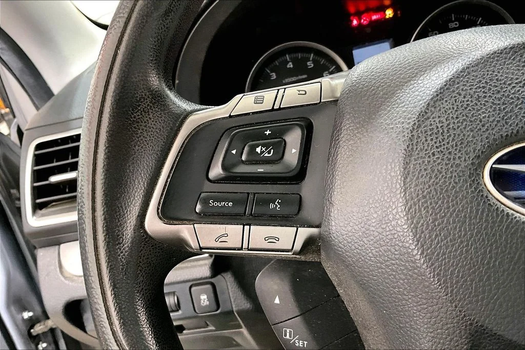 Used 2016 Silver Subaru 2.5i Premium image 17