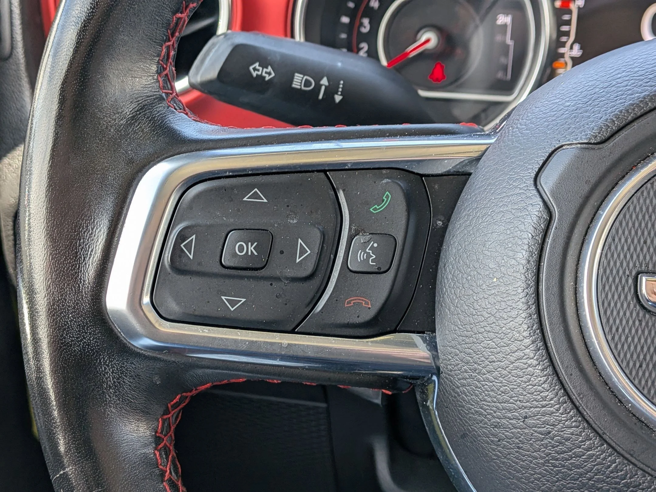 Used 2022 High Velocity Clearcoat Jeep Unlimited Rubicon image 17