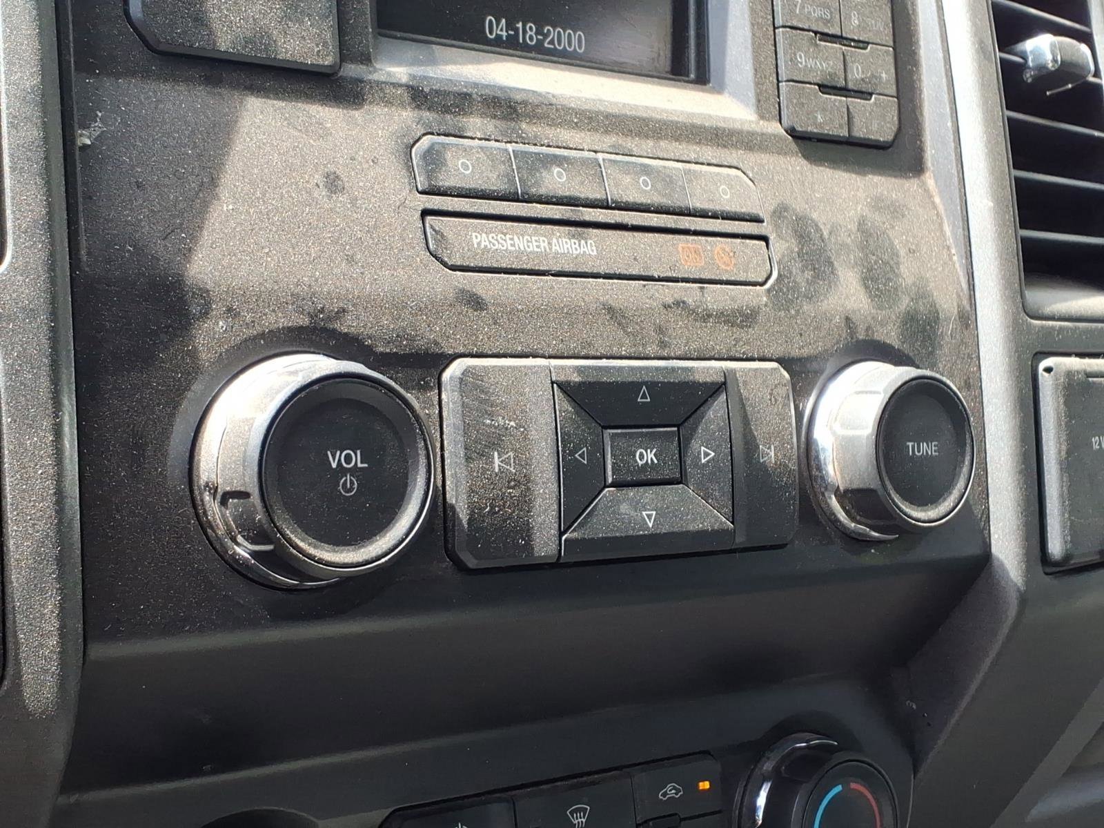 Used 2019 Oxford White Ford XL image 12